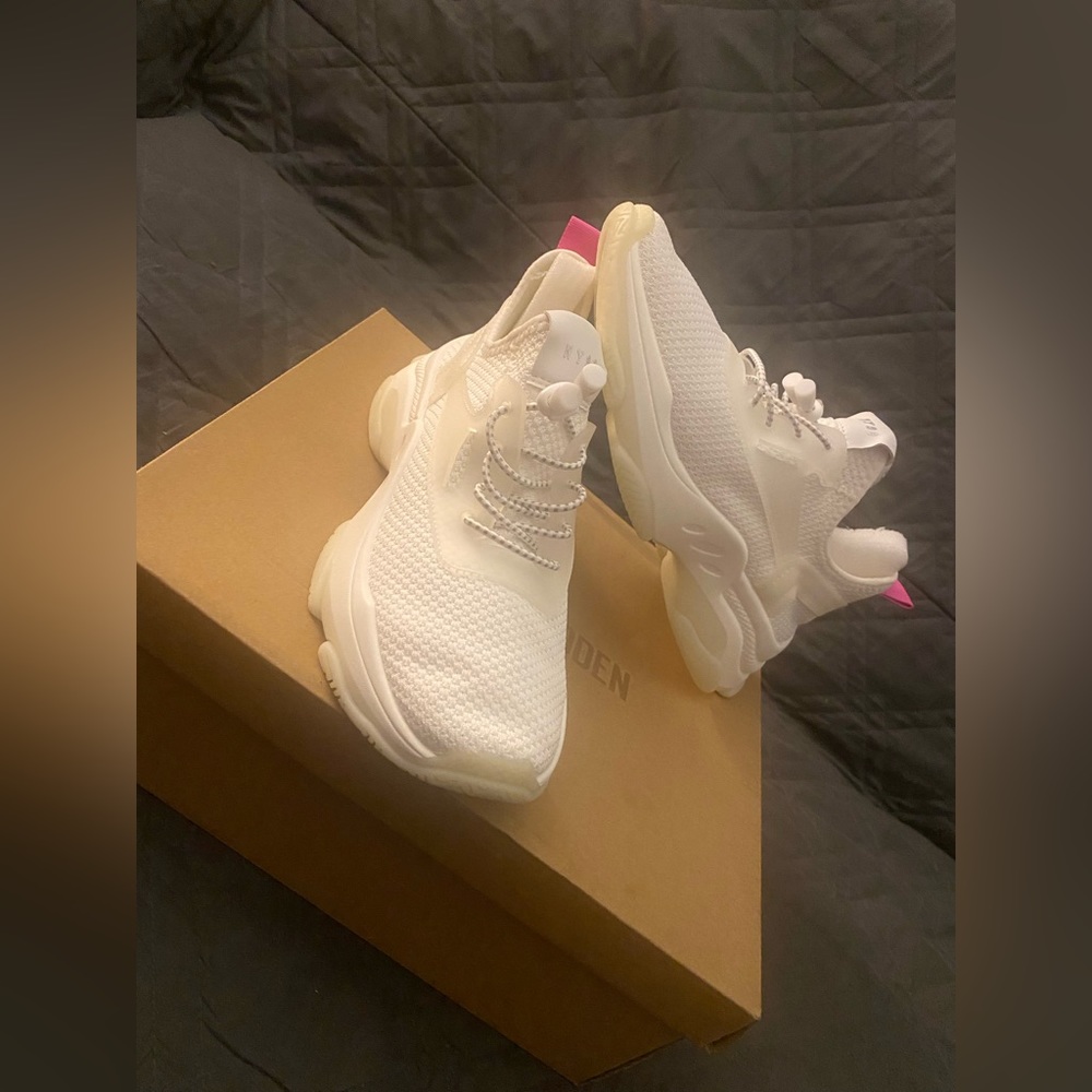 Women’s Steve Madden Myles White Sneakers